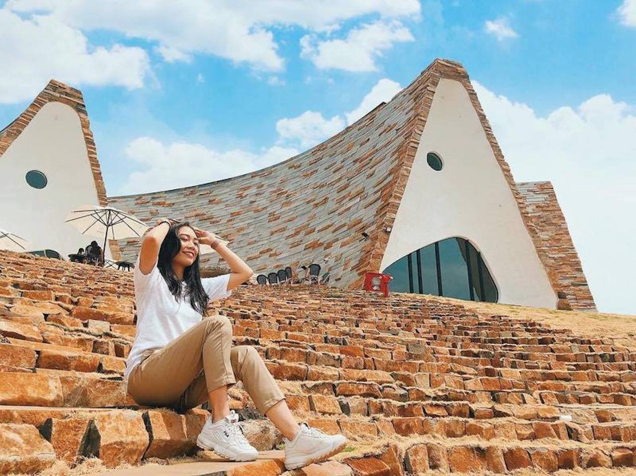 Tham khảo mức giá vé tham quan làng cà phê Trung Nguyên cùng Chuyencaphe.com 3