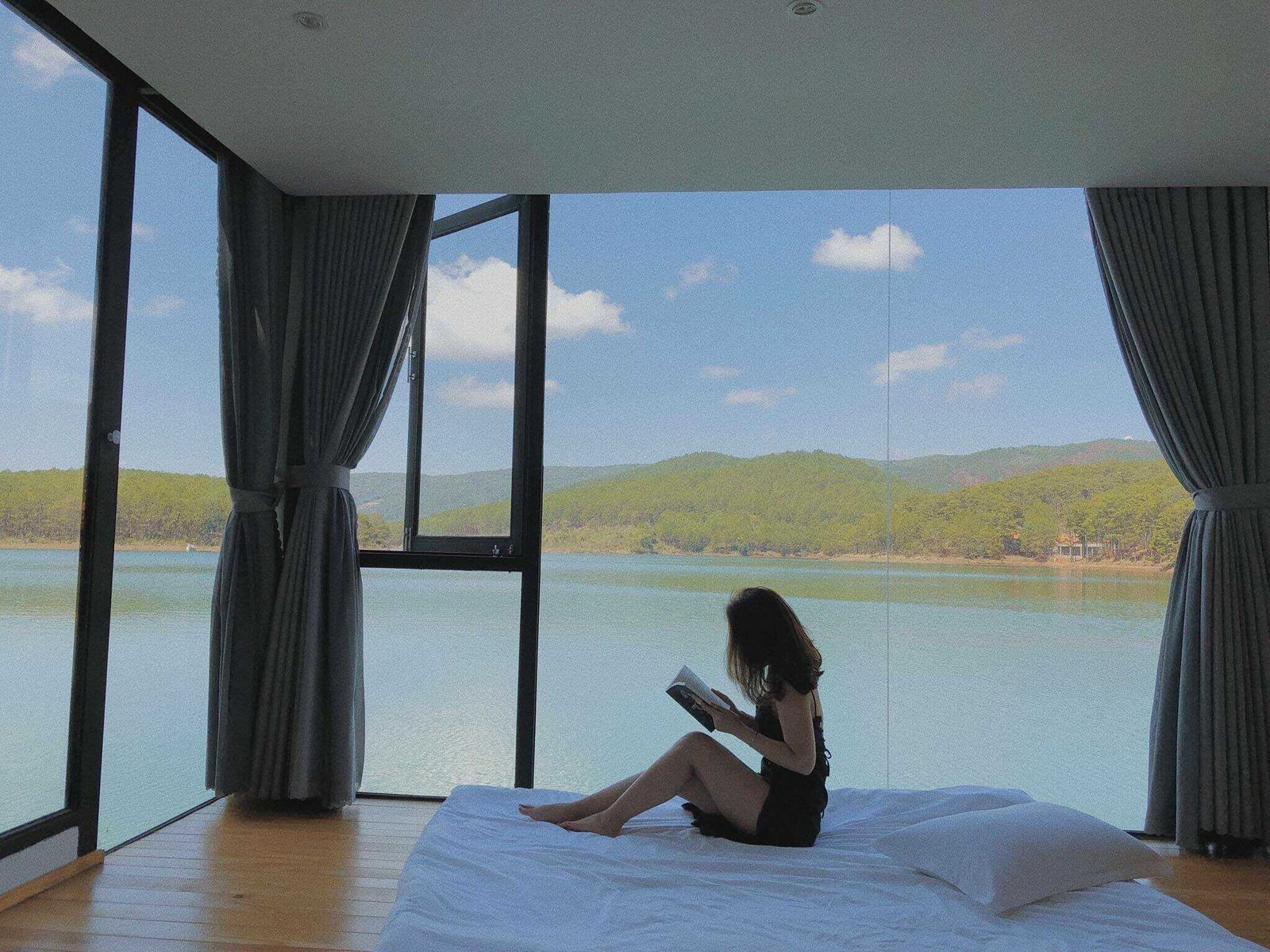 Thưởng thức cà phê tại The Seen House và ngắm hồ Tuyền Lâm thơ mộng như bức tranh thủy mặc 15