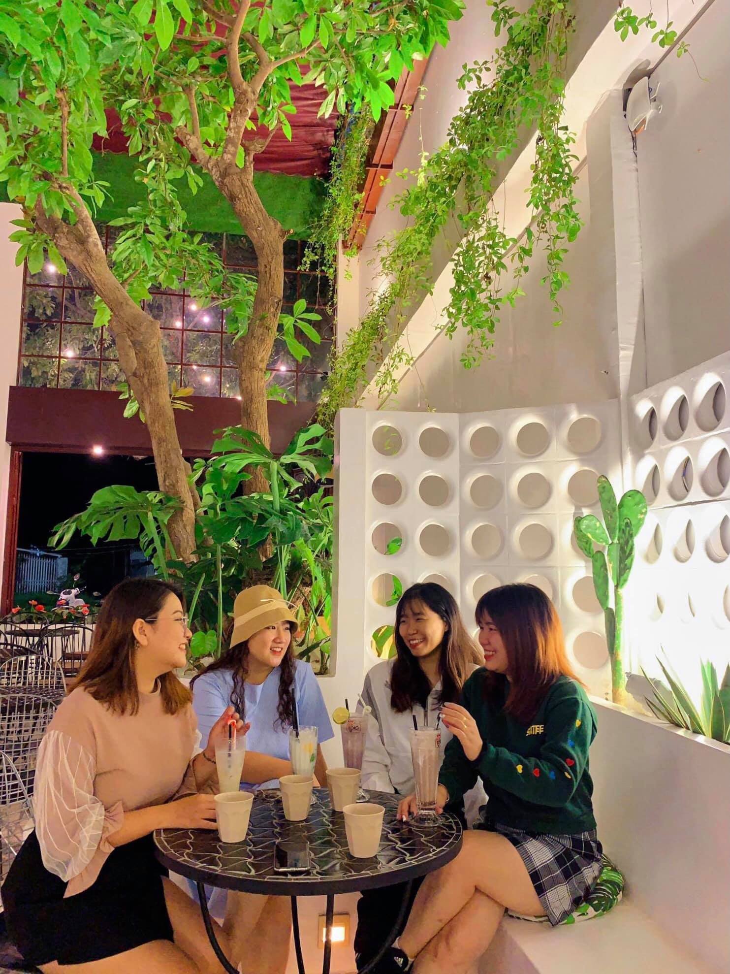 KOI café Phú Yên – Quán cà phê cá Koi tiên phong tại Phú Yên 13